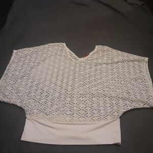 🖤4/$10 Elegant White Lace Batwing Top